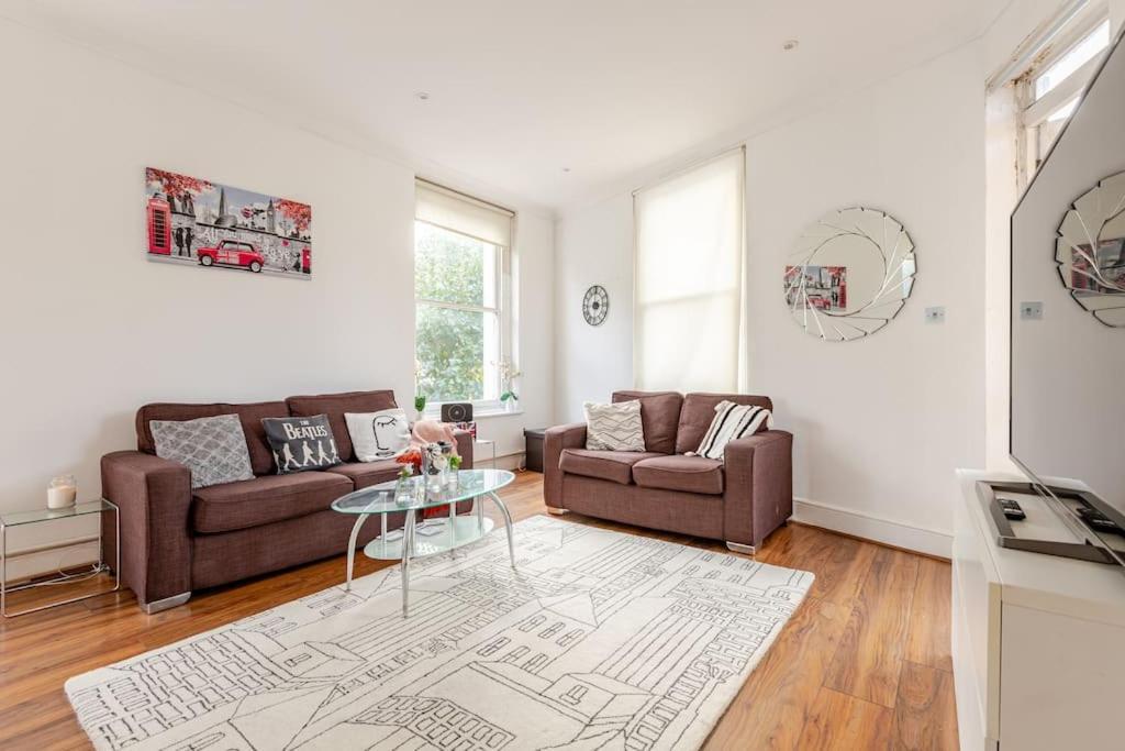 2 Bedroom Flat In St Johns Wood Londra Esterno foto