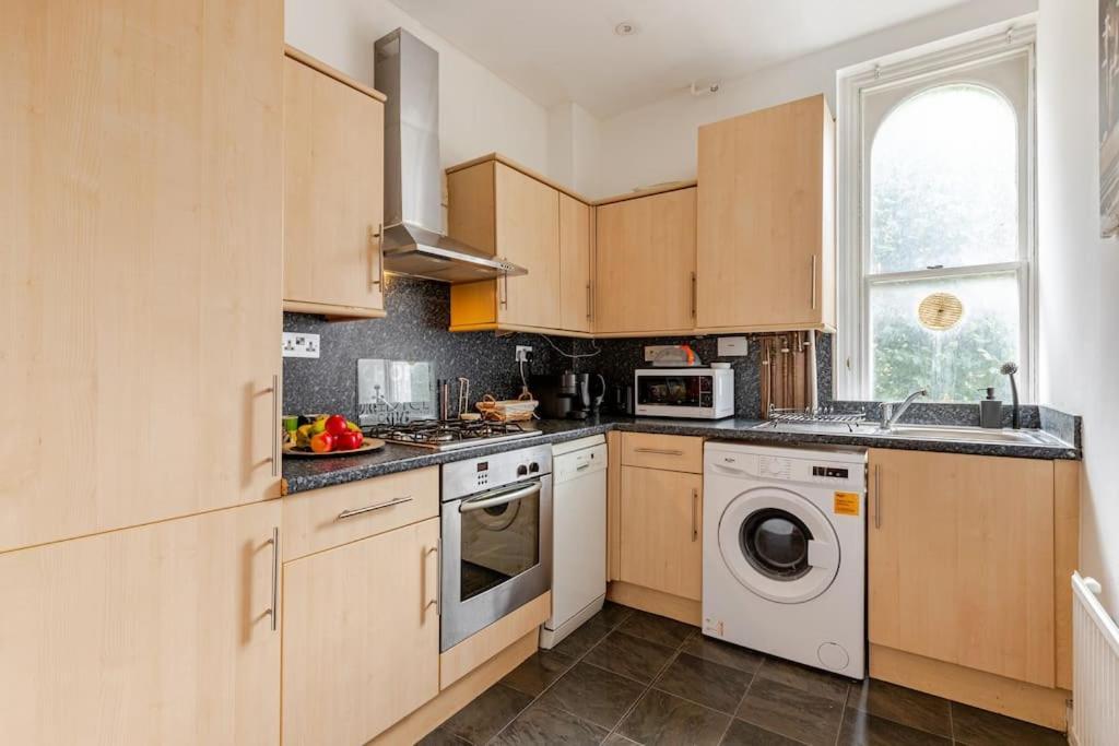 2 Bedroom Flat In St Johns Wood Londra Esterno foto