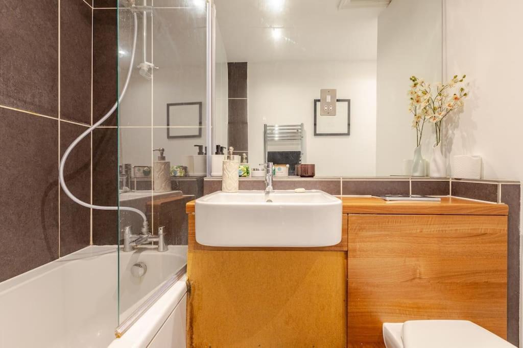 2 Bedroom Flat In St Johns Wood Londra Esterno foto