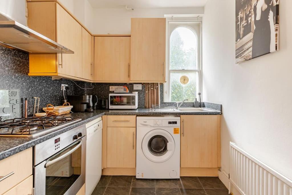 2 Bedroom Flat In St Johns Wood Londra Esterno foto