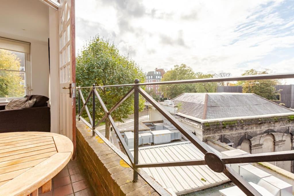 2 Bedroom Flat In St Johns Wood Londra Esterno foto