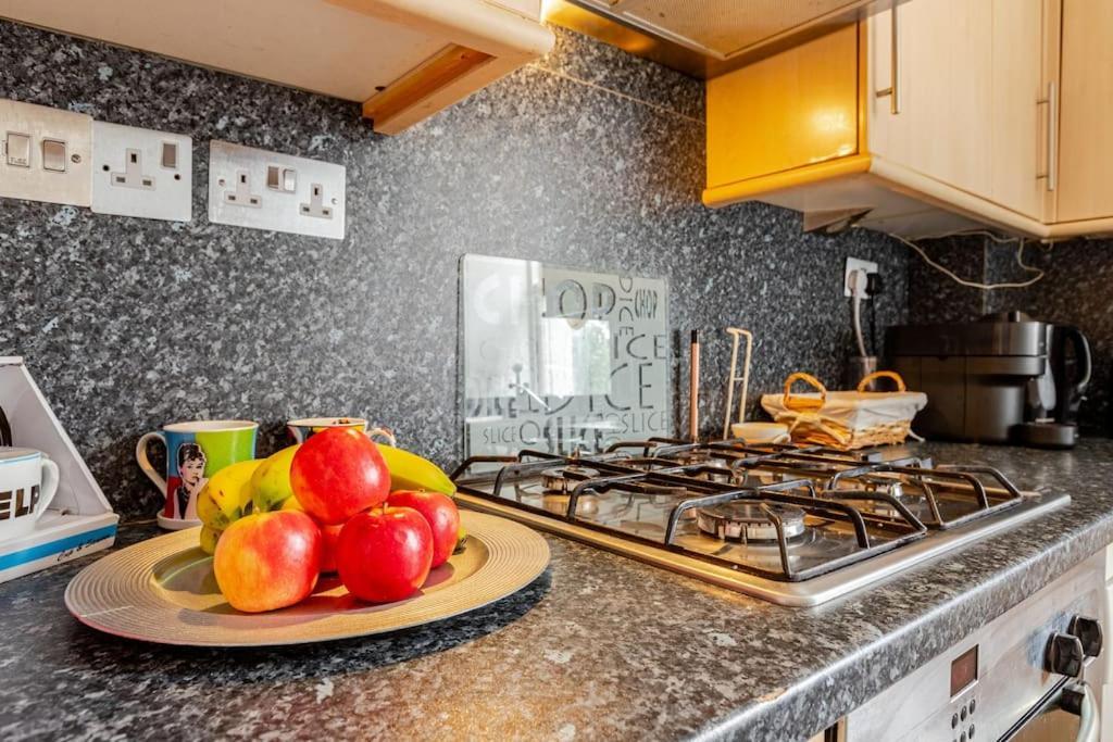 2 Bedroom Flat In St Johns Wood Londra Esterno foto